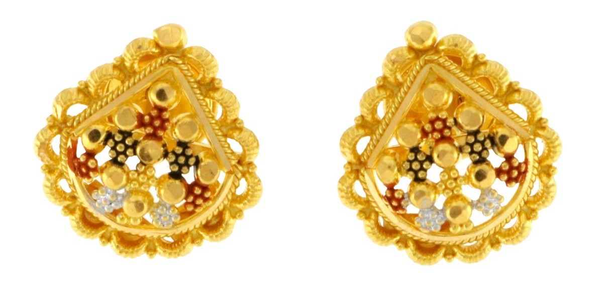 Elegance in Simplicity: 22ct Gold Stud Earrings